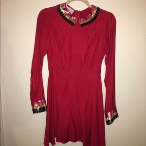 Fitted classy party dress.